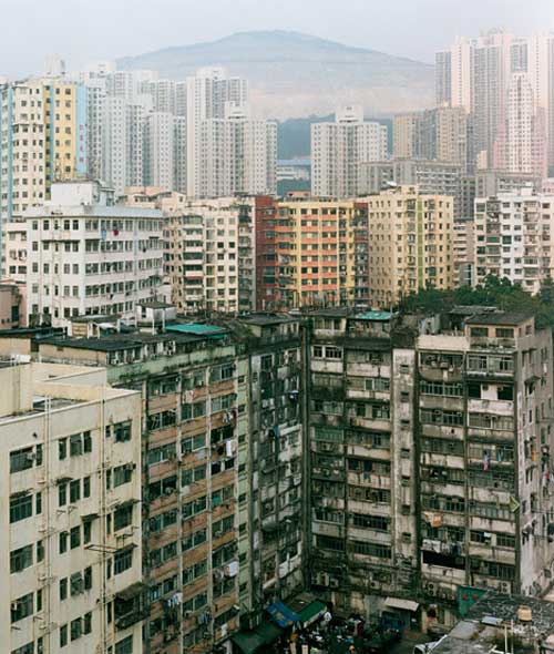 ฮ่องกงอาศัยตามดาดฟ้าตึก หลังค่าที่อยู่อาศัยแพงหูฉี่ ฮ่องกงอาศัยตามดาดฟ้าตึก หลังค่าที่อยู่อาศัยแพงหูฉี่