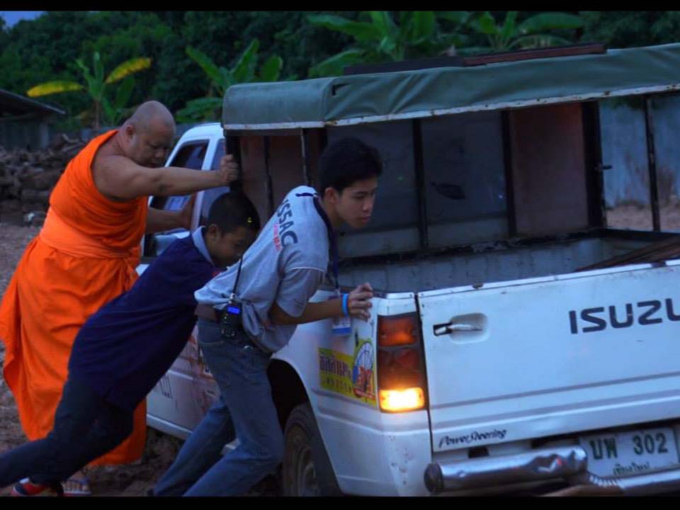 หลวงพี่เดียว เจ้าอาวาสนักกู้ภัย ผู้ช่วยคนให้พ้นทุกข์ หลวงพี่เดียว เจ้าอาวาสนักกู้ภัย ผู้ช่วยคนให้พ้นทุกข์