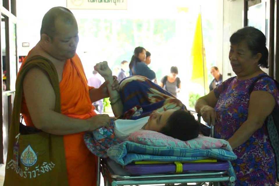 หลวงพี่เดียว เจ้าอาวาสนักกู้ภัย ผู้ช่วยคนให้พ้นทุกข์ หลวงพี่เดียว เจ้าอาวาสนักกู้ภัย ผู้ช่วยคนให้พ้นทุกข์