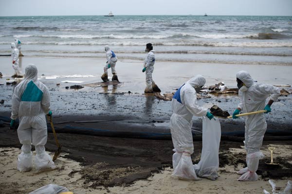 เกาะเสม็ดเสร็จน้ำมัน ภาพทะเล-ชายหาดสีดำ ที่คนยังไม่ลืม เกาะเสม็ดเสร็จน้ำมัน ภาพทะเล-ชายหาดสีดำ ที่คนยังไม่ลืม