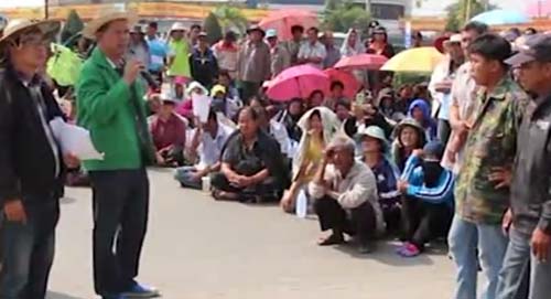 ชาวนากำแพงเพชร ชุมนุมบี้รัฐจ่ายหนี้จำนำข้าว ใน 15 ม.ค.นี้ ชาวนากำแพงเพชร ชุมนุมบี้รัฐจ่ายหนี้จำนำข้าว ใน 15 ม.ค.นี้