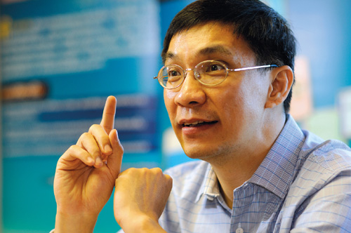 ดร.สมเกียรติ ตั้งกิจวานิชย์ ประธานสถาบันวิจัยเพื่อการพัฒนาประเทศไทย (ทีดีอาร์ไอ) ดร.สมเกียรติ ตั้งกิจวานิชย์ ประธานสถาบันวิจัยเพื่อการพัฒนาประเทศไทย (ทีดีอาร์ไอ)