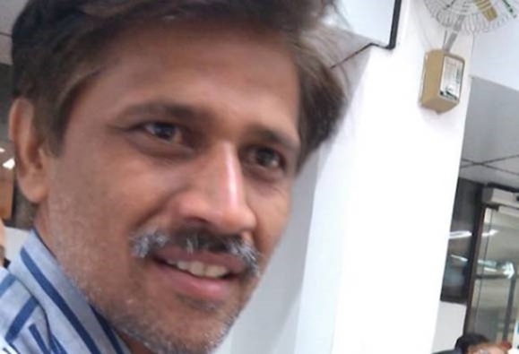 ช็อก ! นักเรียนแค้นครูไล่ออกเพราะไม่มาเรียน บุกแทงครูดับอนาถต่อหน้าเพื่อน ช็อก ! นักเรียนแค้นครูไล่ออกเพราะไม่มาเรียน บุกแทงครูดับอนาถต่อหน้าเพื่อน