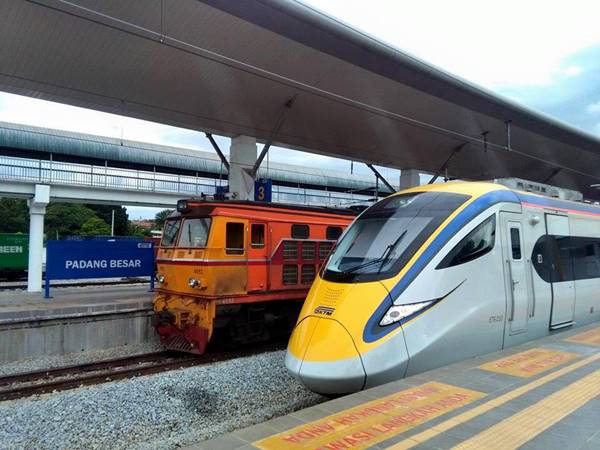 รถไฟไทย รถไฟไทย