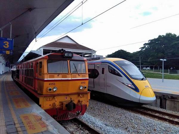 รถไฟไทย รถไฟไทย