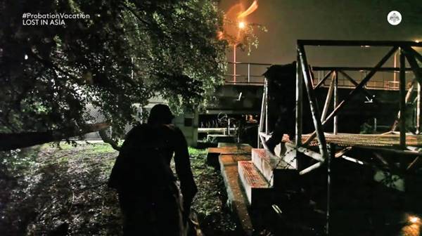 แอบพ่นกราฟิตี้ MRT แอบพ่นกราฟิตี้ MRT