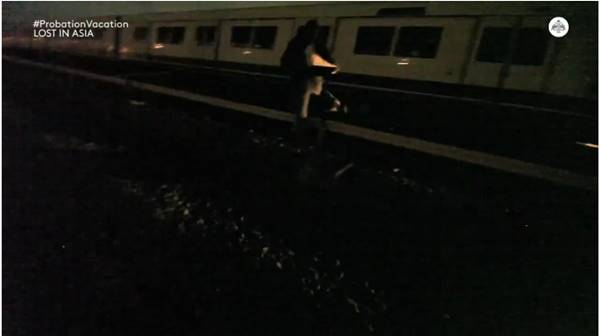 แอบพ่นกราฟิตี้ MRT แอบพ่นกราฟิตี้ MRT