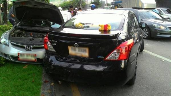 เน็ตไอดอลขับรถชน เน็ตไอดอลขับรถชน