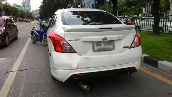 เน็ตไอดอลขับรถชน เน็ตไอดอลขับรถชน