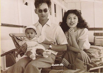 ในหลวง พระราชินี ในหลวง พระราชินี