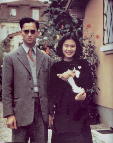 ในหลวง พระราชินี ในหลวง พระราชินี