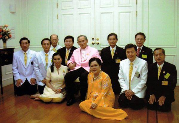 ในหลวง พระราชินี ในหลวง พระราชินี