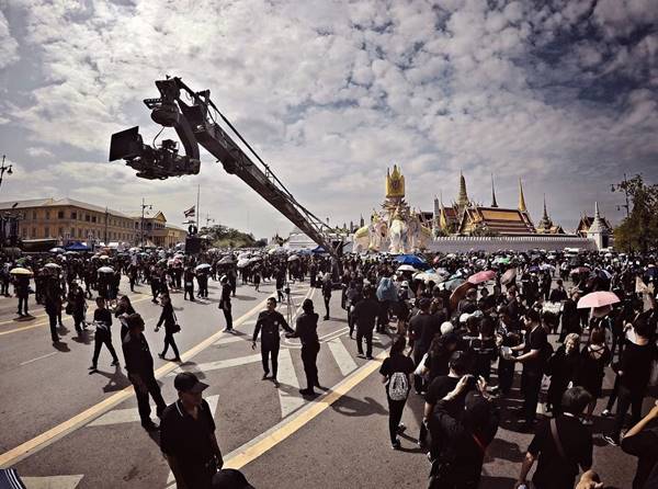 สรรเสริญพระบารมี ท่านมุ้ย สรรเสริญพระบารมี ท่านมุ้ย