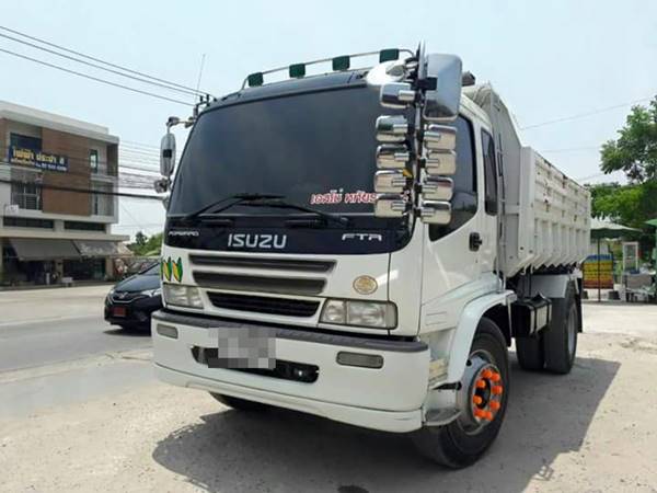 เด็กโดนรถเหยียบตาย เด็กโดนรถเหยียบตาย