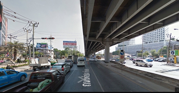 ห้ามมอเตอร์ไซค์ขึ้นสะพานข้ามแยก ห้ามมอเตอร์ไซค์ขึ้นสะพานข้ามแยก