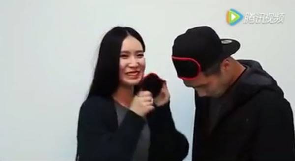 คนแปลกหน้าจูบกัน คนแปลกหน้าจูบกัน