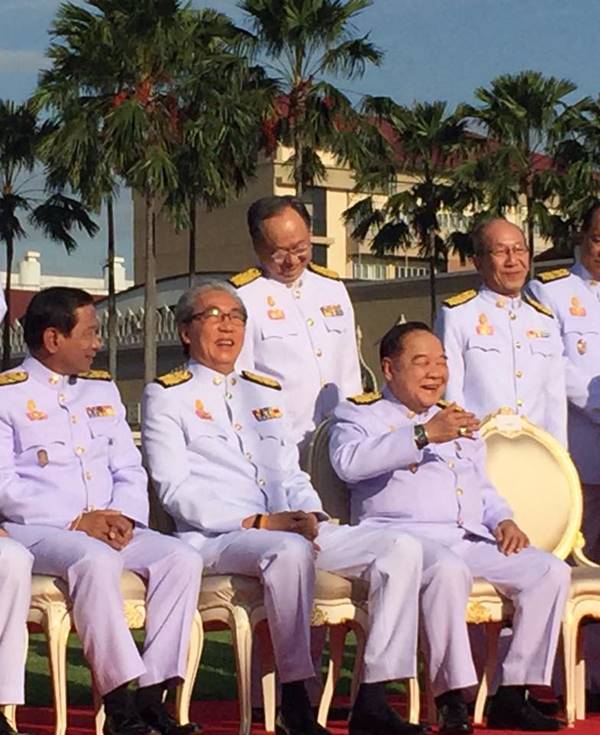 พล.อ. ประวิตร แหวนเพชร นาฬิกา พล.อ. ประวิตร แหวนเพชร นาฬิกา