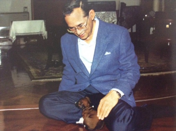 รูปปั้นคุณทองแดง รูปปั้นคุณทองแดง