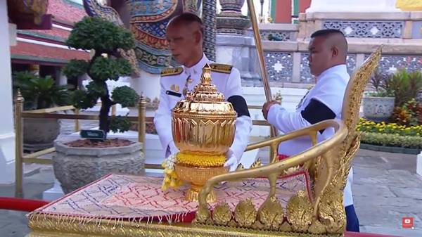 อัญเชิญพระบรมราชสรีรางคาร ในหลวง ร.9 อัญเชิญพระบรมราชสรีรางคาร ในหลวง ร.9