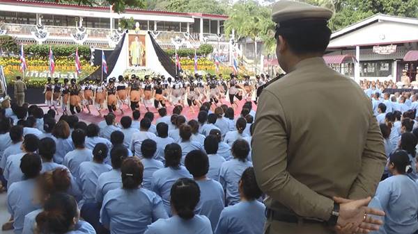พิธีวางดอกไม้จันทน์ พิธีวางดอกไม้จันทน์