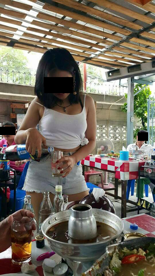 ร้านอาหาร คิดราคาจับนมครั้งละ 20 ร้านอาหาร คิดราคาจับนมครั้งละ 20