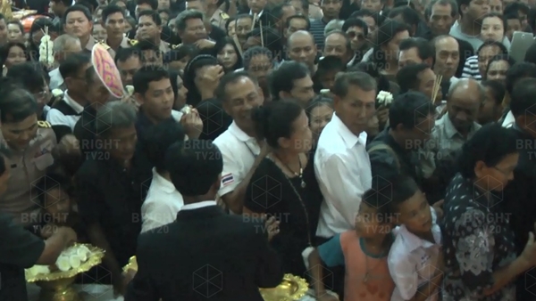 ฮือฮา พิธีฌาปนกิจ เสือใบ โจรคุณธรรม แจกพระขุนแผน 2,000 องค์ ฮือฮา พิธีฌาปนกิจ เสือใบ โจรคุณธรรม แจกพระขุนแผน 2,000 องค์