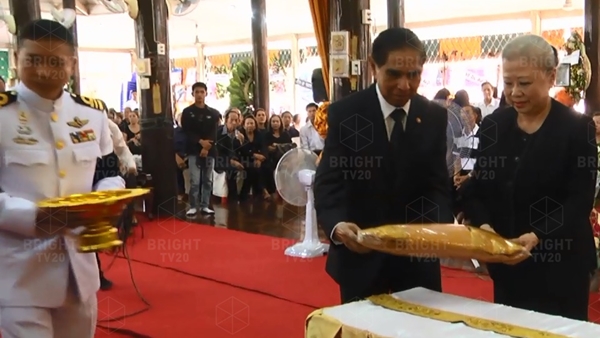 ฮือฮา พิธีฌาปนกิจ เสือใบ โจรคุณธรรม แจกพระขุนแผน 2,000 องค์ ฮือฮา พิธีฌาปนกิจ เสือใบ โจรคุณธรรม แจกพระขุนแผน 2,000 องค์