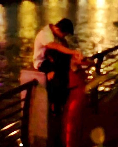 สาวจีนแบกแฟน สาวจีนแบกแฟน