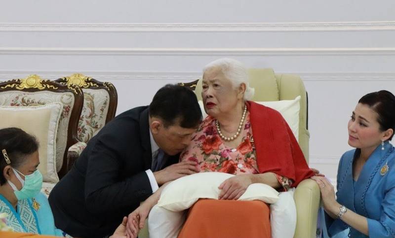 สมเด็จพระบรมราชชนนีพันปีหลวง สมเด็จพระบรมราชชนนีพันปีหลวง