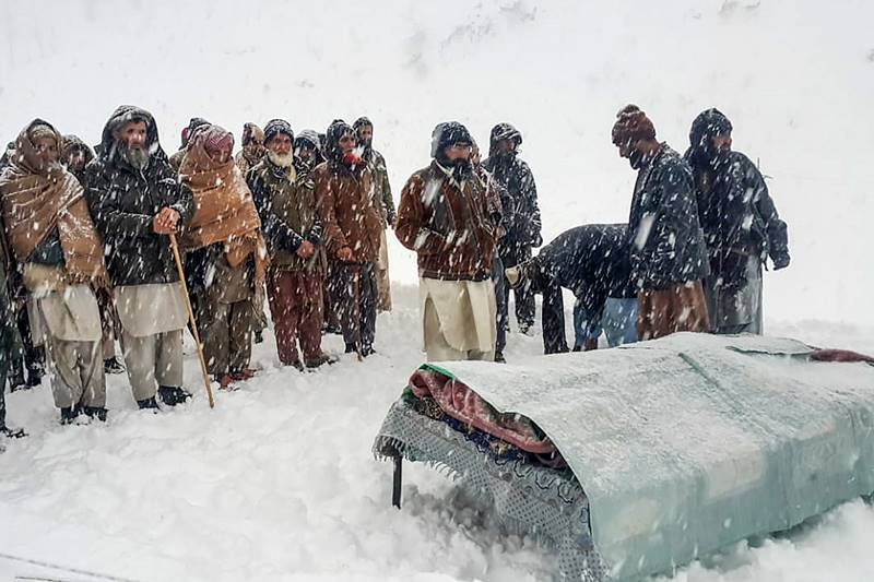 พายุหิมะถล่ม พายุหิมะถล่ม