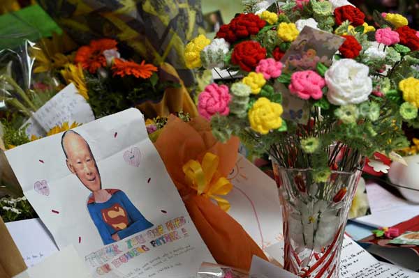 ลีกวนยู ผู้ก่อตั้งประเทศสิงคโปร์ ถึงแก่อสัญกรรมแล้ว ในวัย 91 ปี ลีกวนยู ผู้ก่อตั้งประเทศสิงคโปร์ ถึงแก่อสัญกรรมแล้ว ในวัย 91 ปี