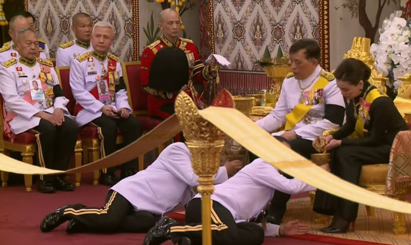 พิธีธรรมสวดพระอภิธรรมพระบรมศพ สมเด็จพระบรมราชชนนีพันปีหลวง พิธีธรรมสวดพระอภิธรรมพระบรมศพ สมเด็จพระบรมราชชนนีพันปีหลวง