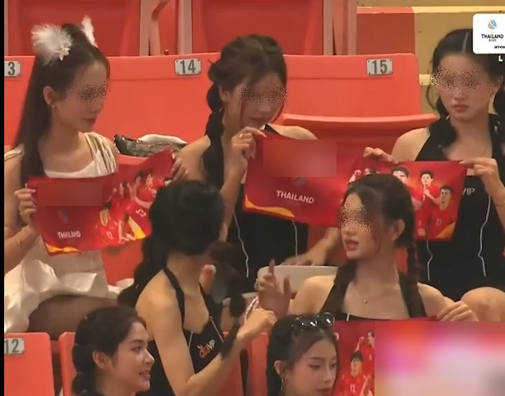 ซีเกมส์ ครั้งที่ 33 ปล่อยกองเชียร์สาวเย้ยกฎหมายกลางไลฟ์ ซีเกมส์ ครั้งที่ 33 ปล่อยกองเชียร์สาวเย้ยกฎหมายกลางไลฟ์