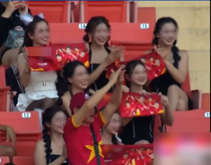 ซีเกมส์ ครั้งที่ 33 ปล่อยกองเชียร์สาวเย้ยกฎหมายกลางไลฟ์ ซีเกมส์ ครั้งที่ 33 ปล่อยกองเชียร์สาวเย้ยกฎหมายกลางไลฟ์