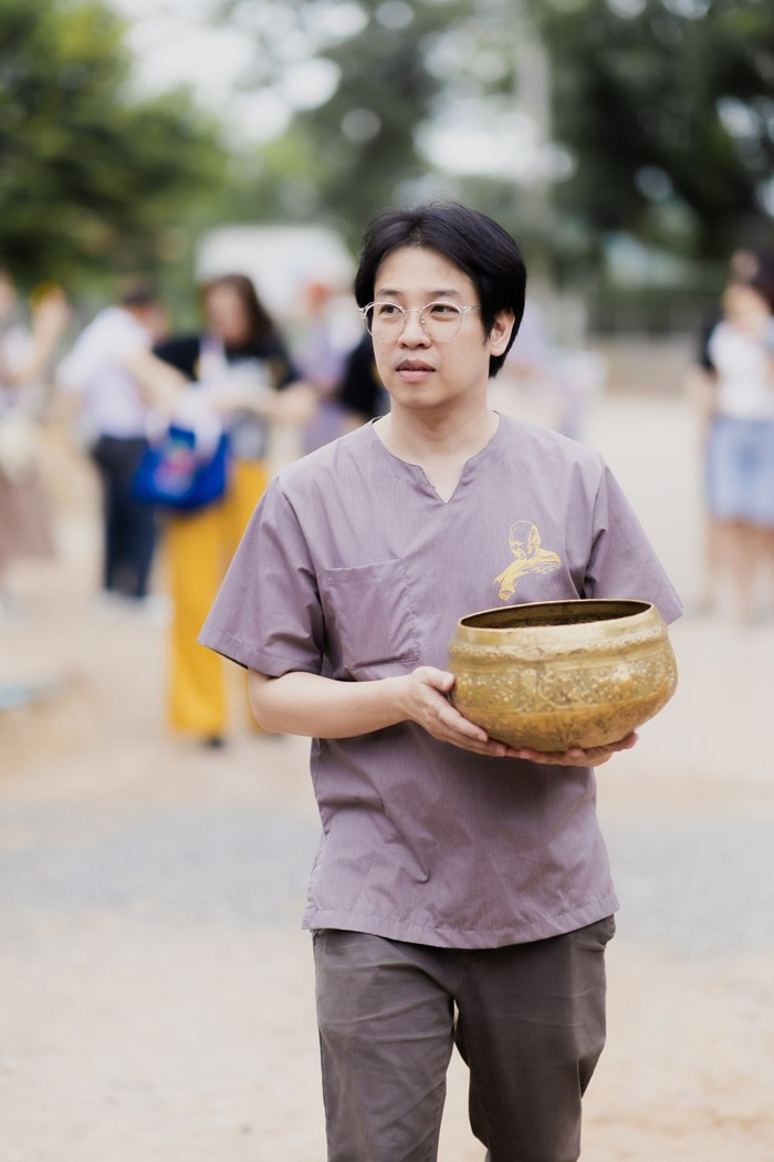 หมอบี ทูตสื่อวิญญาณ หมอบี ทูตสื่อวิญญาณ