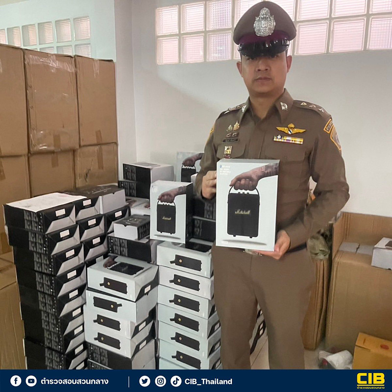 บุกจับโกดัง หลอกขาย Gadget ปลอม แบรนด์ดังเพียบ บุกจับโกดัง หลอกขาย Gadget ปลอม แบรนด์ดังเพียบ