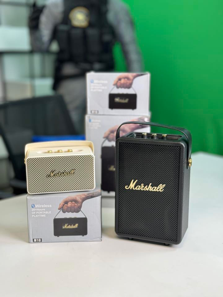 บุกจับโกดัง หลอกขาย Gadget ปลอม แบรนด์ดังเพียบ บุกจับโกดัง หลอกขาย Gadget ปลอม แบรนด์ดังเพียบ