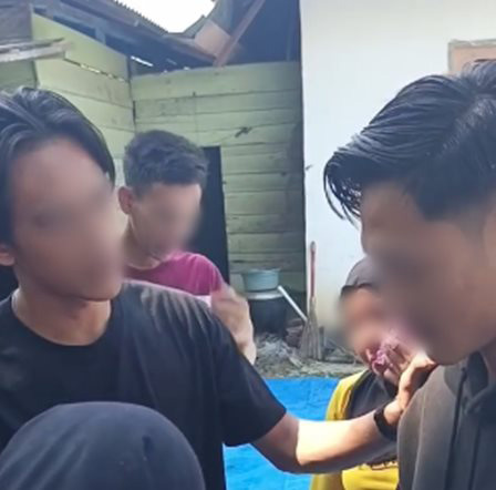 หนุ่มจับได้เมียนอกใจ ยกให้ชู้ทั้งน้ำตา พาไปส่งถึงมือ หนุ่มจับได้เมียนอกใจ ยกให้ชู้ทั้งน้ำตา พาไปส่งถึงมือ