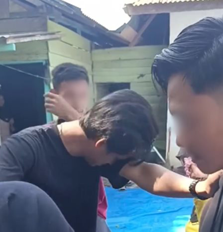 หนุ่มจับได้เมียนอกใจ ยกให้ชู้ทั้งน้ำตา พาไปส่งถึงมือ หนุ่มจับได้เมียนอกใจ ยกให้ชู้ทั้งน้ำตา พาไปส่งถึงมือ