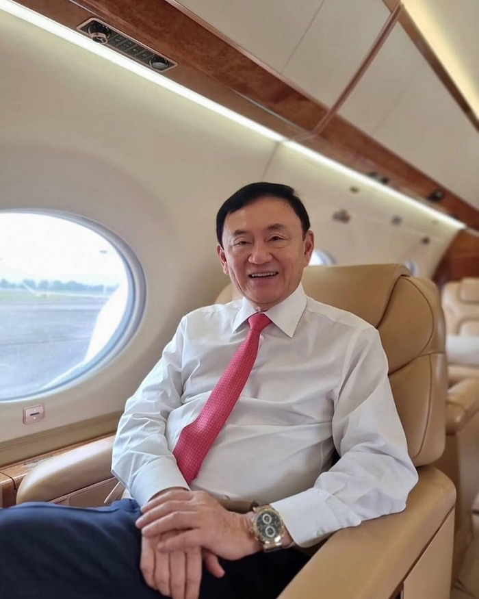 ทักษิณ บินออกจากไทย ทักษิณ บินออกจากไทย