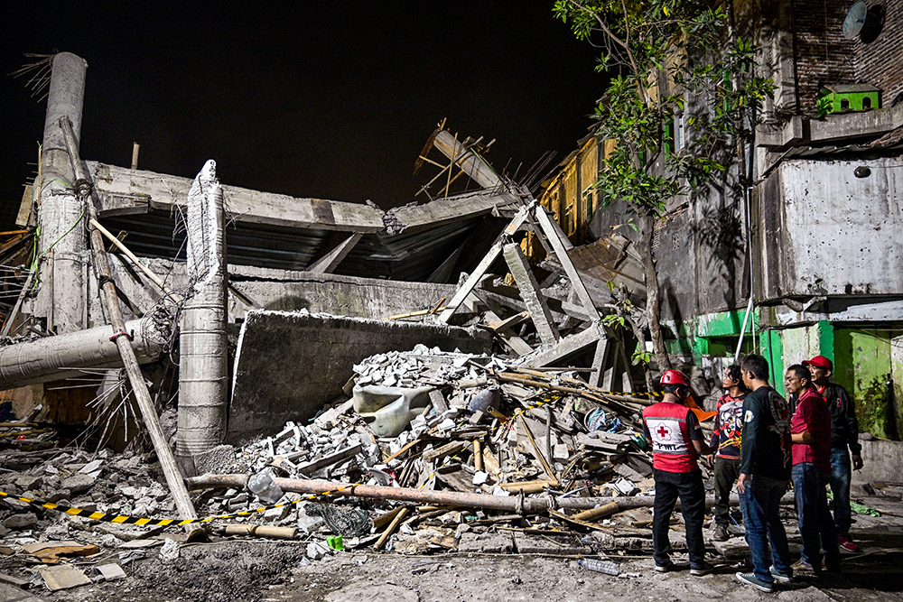 ตึกถล่ม โรงเรียนอินโดนีเซีย ตึกถล่ม โรงเรียนอินโดนีเซีย