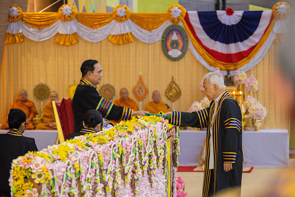 พล.อ. ประยุทธ์ จันทร์โอชา พล.อ. ประยุทธ์ จันทร์โอชา