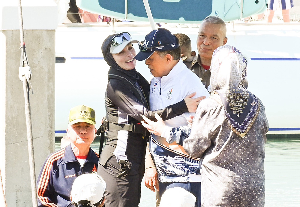 ในหลวง พระราชินี ในหลวง พระราชินี