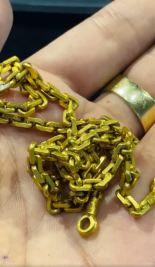 มรดกจากคุณแม่ ถูกขู่ห้ามขาย ก่อนหลอมเป็นทองแท้ มรดกจากคุณแม่ ถูกขู่ห้ามขาย ก่อนหลอมเป็นทองแท้