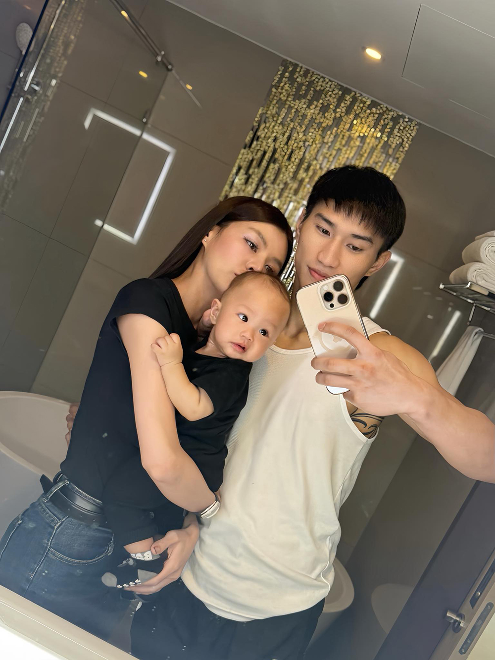 ตะวันฉาย พีเค.แสนชัย ตะวันฉาย พีเค.แสนชัย