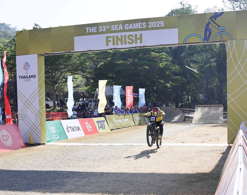 เบส เมธาสิทธิ์ บุญเสน่ห์ เบส เมธาสิทธิ์ บุญเสน่ห์