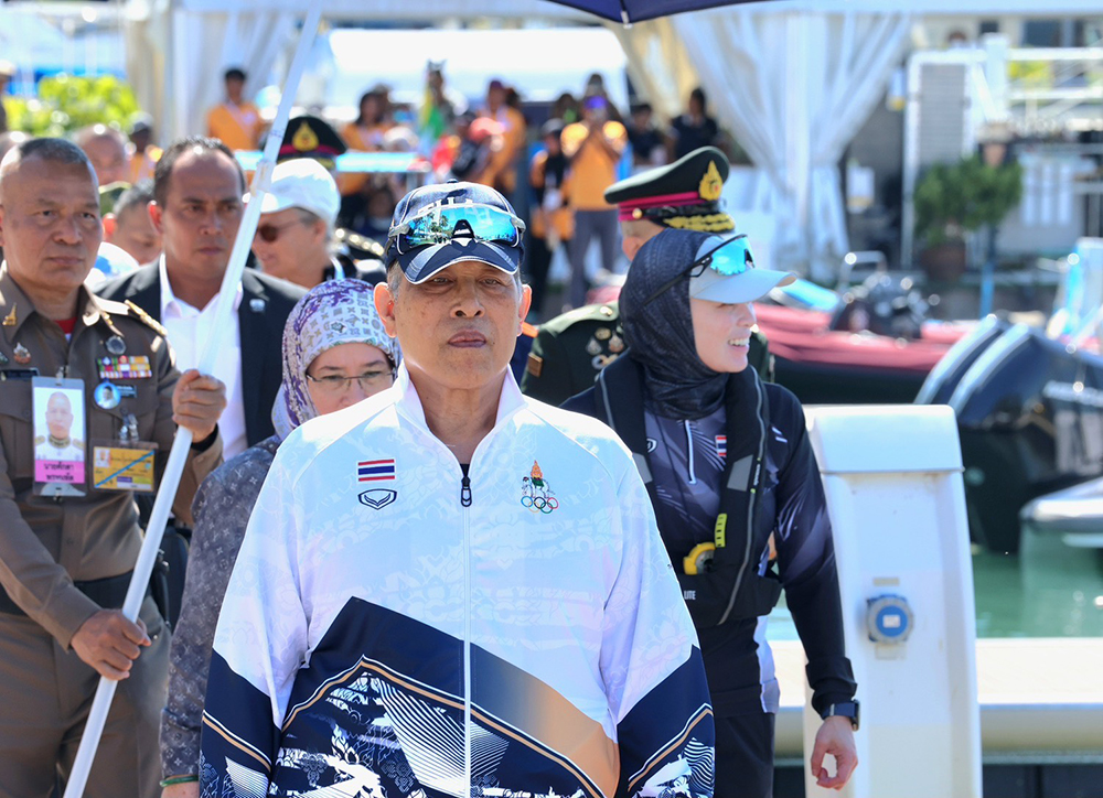 ในหลวง พระราชินี ในหลวง พระราชินี