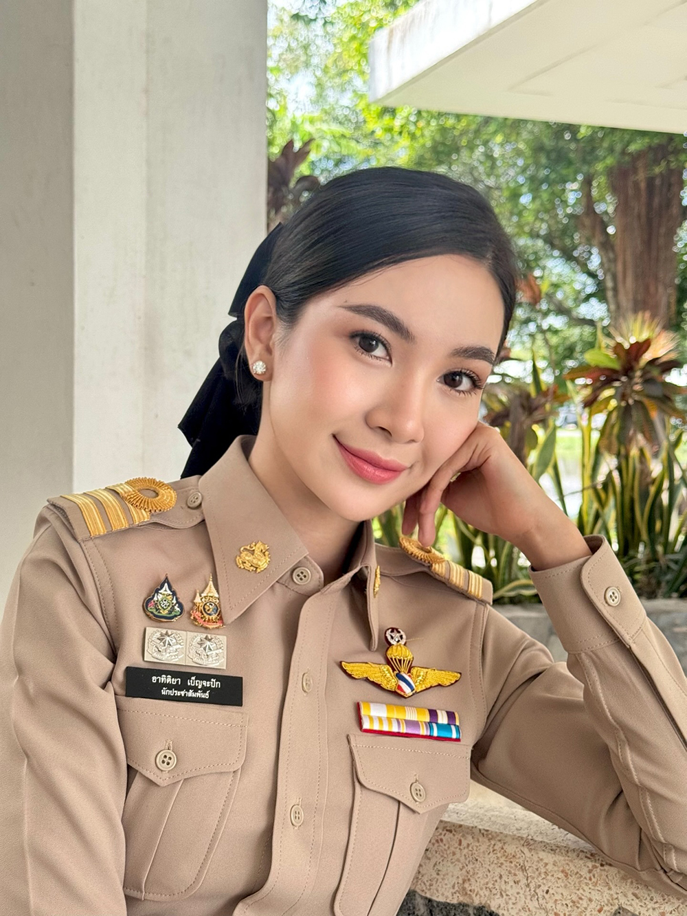 ผู้กองแคท ร.ต.อ.หญิง อาทิติยา เบ็ญจะปัก ผู้กองแคท ร.ต.อ.หญิง อาทิติยา เบ็ญจะปัก