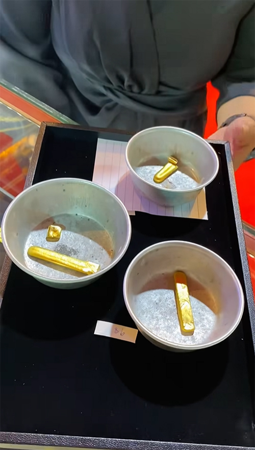 มรดกจากคุณแม่ ถูกขู่ห้ามขาย ก่อนหลอมเป็นทองแท้ มรดกจากคุณแม่ ถูกขู่ห้ามขาย ก่อนหลอมเป็นทองแท้