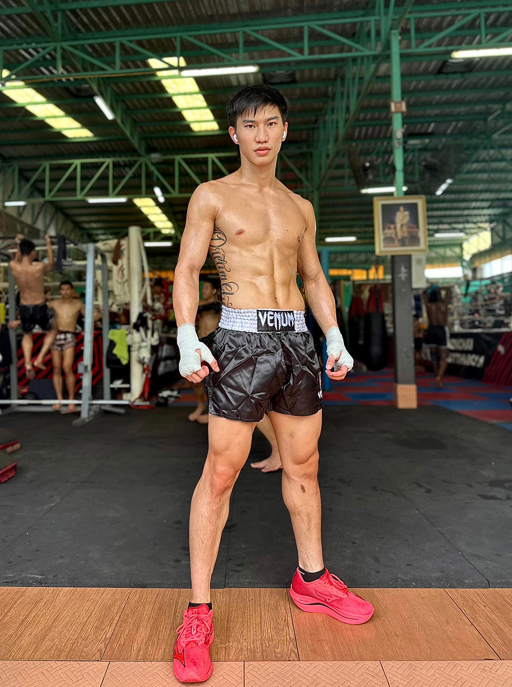 ตะวันฉาย พีเค.แสนชัย ตะวันฉาย พีเค.แสนชัย